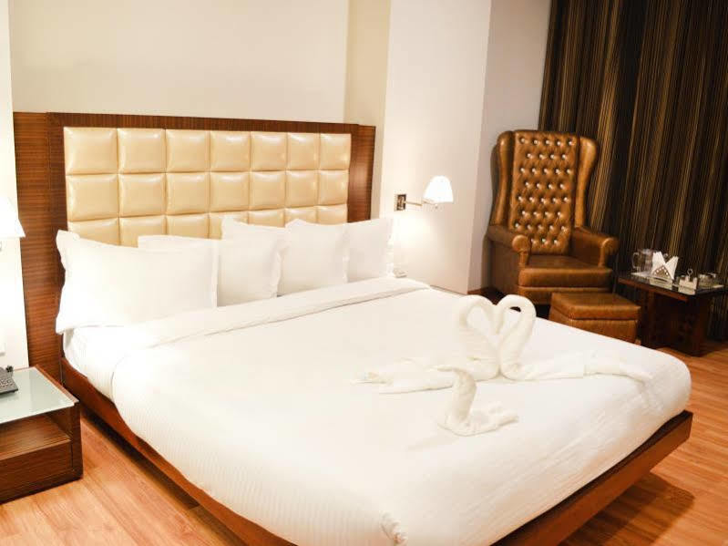 Fabhotel Prudent Amritsar Exterior foto
