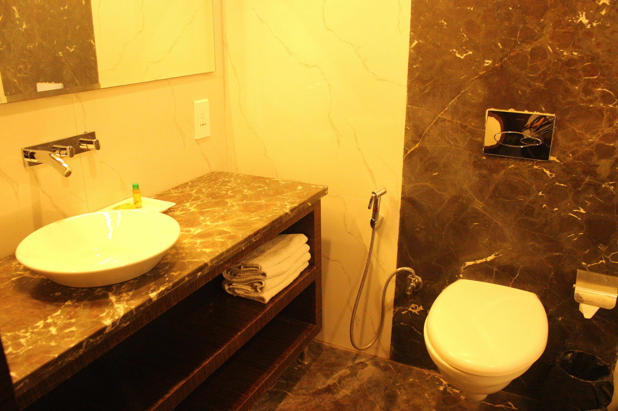 Fabhotel Prudent Amritsar Exterior foto