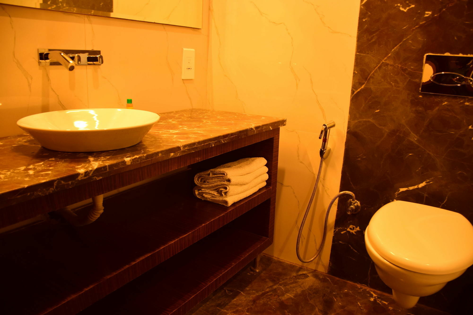 Fabhotel Prudent Amritsar Exterior foto